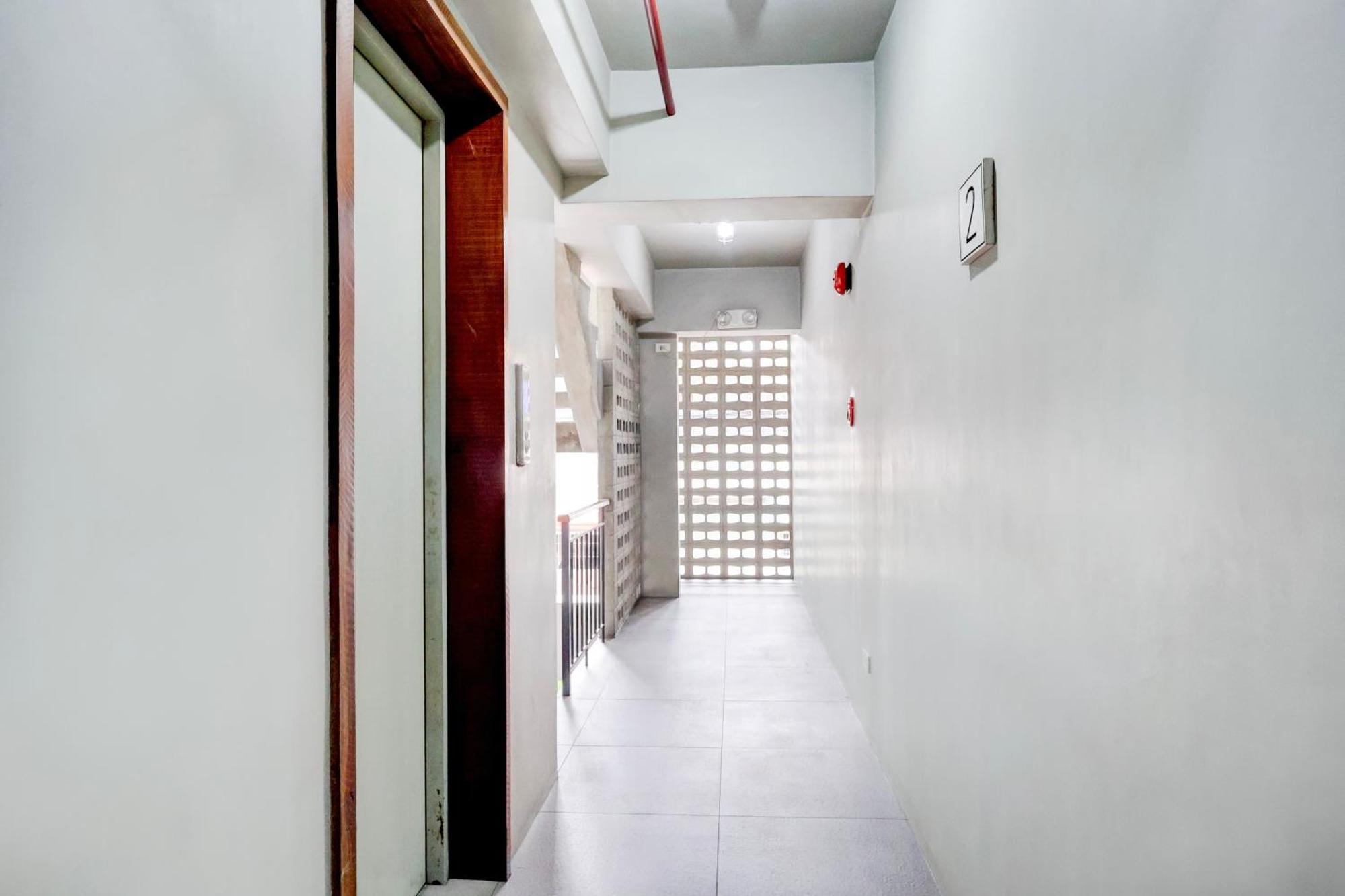 Collection O Brblock Boutique & Residences, Santa Cruz Olympia, Makati Макати Экстерьер фото